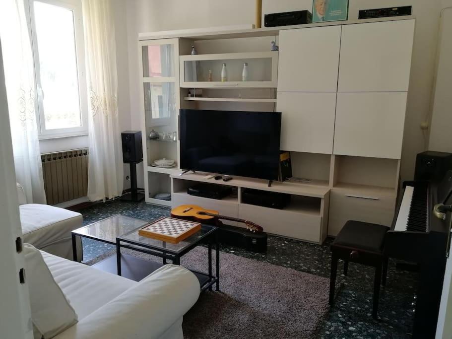 Music & Beach Apartment Savona Ngoại thất bức ảnh