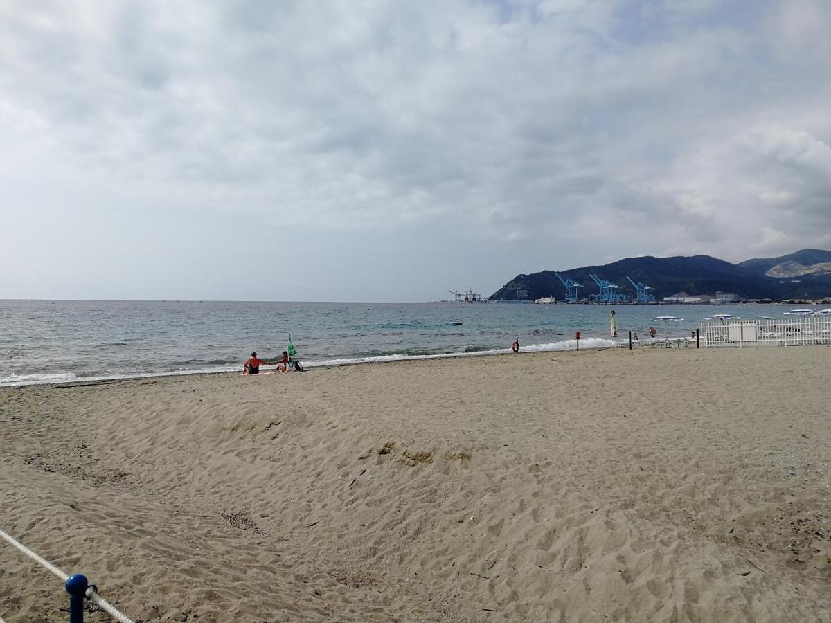 Music & Beach Apartment Savona Ngoại thất bức ảnh